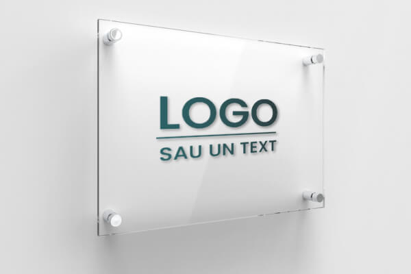 Placa din plexiglass personalizata cu logo firma