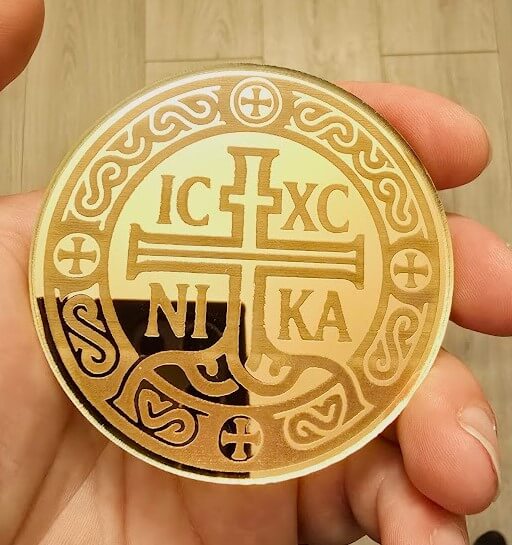 Decorațiune creștină cu cruce IC XC NIKA din plexiglas